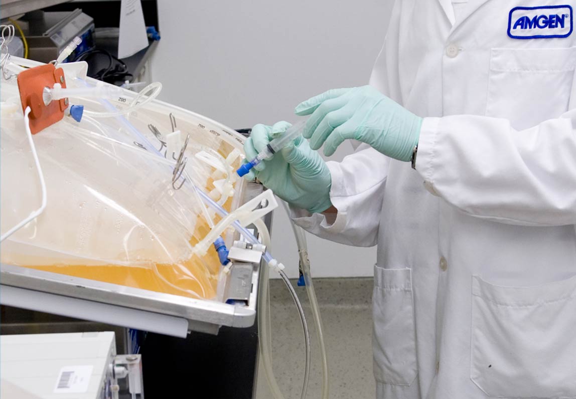 Amgen scientist working with disposable bioreactor